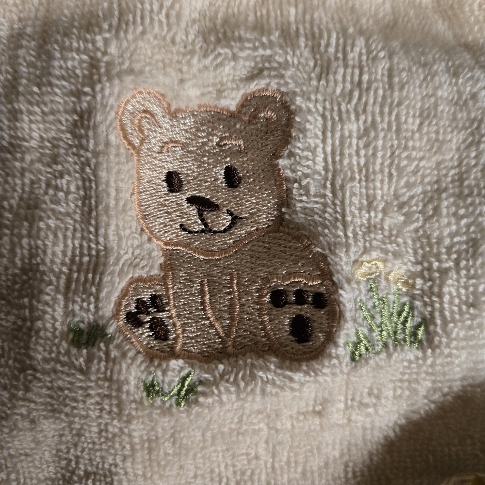 Spasilk Robe Baby 3-6 Months White Terry Hooded Kimono Yogi Bear Embroidered - Picture 4 of 9